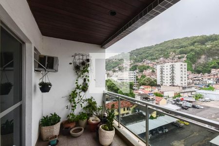 Apartamento à venda com 104m², 2 quartos e 1 vagaVaranda Quartos