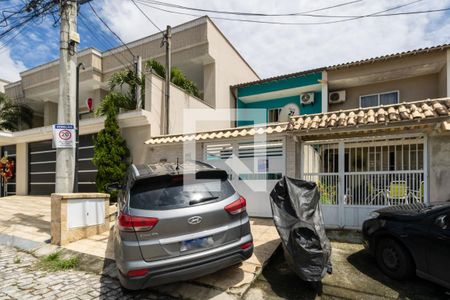 Casa à venda com 129m², 3 quartos e 1 vaga Casa à venda com 129m², 3 quartos e 1 vagaFachada