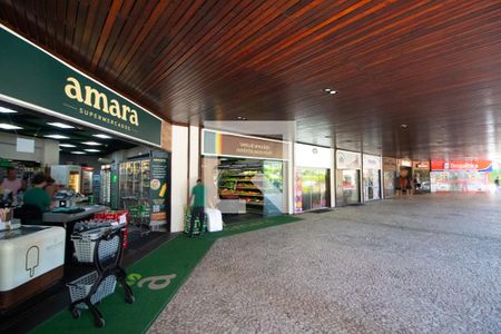 Apartamento à venda com 179m², 3 quartos e 3 vagasÁrea comum - Área comercial do condomínio