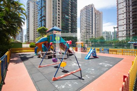 Apartamento à venda com 179m², 3 quartos e 3 vagasÁrea comum - Parque infantil 1