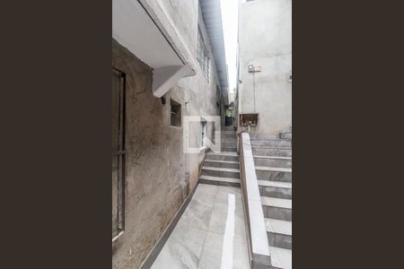 Casa para alugar com 42m², 1 quarto e sem vaga Casa para alugar com 42m², 1 quarto e sem vagaEscada