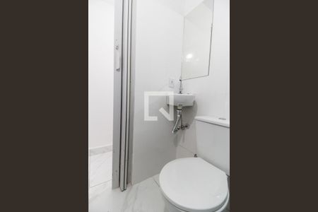 Casa para alugar com 42m², 1 quarto e sem vaga Casa para alugar com 42m², 1 quarto e sem vagaBanheiro