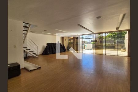 Apartamento à venda com 319m², 4 quartos e 3 vagas Apartamento à venda com 319m², 4 quartos e 3 vagasSala