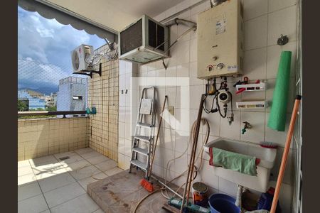 Apartamento à venda com 319m², 4 quartos e 3 vagas Apartamento à venda com 319m², 4 quartos e 3 vagasÁrea de Serviço