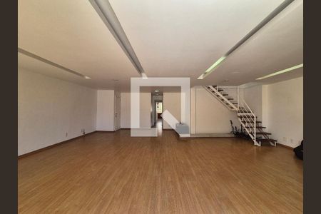 Apartamento à venda com 319m², 4 quartos e 3 vagas Apartamento à venda com 319m², 4 quartos e 3 vagasSala