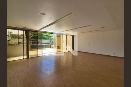 Apartamento à venda com 319m², 4 quartos e 3 vagas Apartamento à venda com 319m², 4 quartos e 3 vagasSala