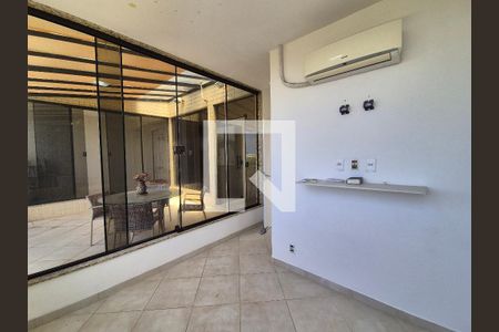 Apartamento à venda com 319m², 4 quartos e 3 vagas Apartamento à venda com 319m², 4 quartos e 3 vagas Quarto 2