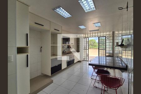 Apartamento à venda com 319m², 4 quartos e 3 vagas Apartamento à venda com 319m², 4 quartos e 3 vagasCozinha