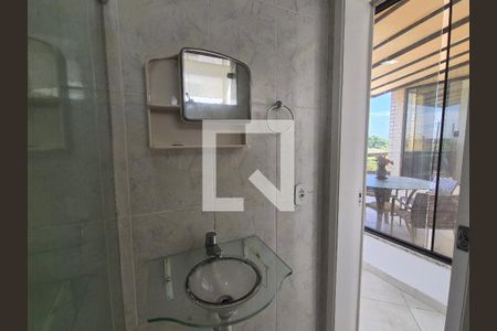 Apartamento à venda com 319m², 4 quartos e 3 vagas Apartamento à venda com 319m², 4 quartos e 3 vagasBanheiro Corredor