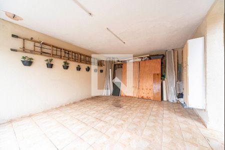 Casa à venda com 100m², 3 quartos e 2 vagas Casa à venda com 100m², 3 quartos e 2 vagasGaragem