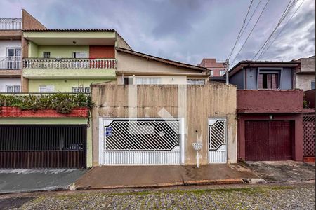 Casa à venda com 100m², 3 quartos e 2 vagas Casa à venda com 100m², 3 quartos e 2 vagasFachada