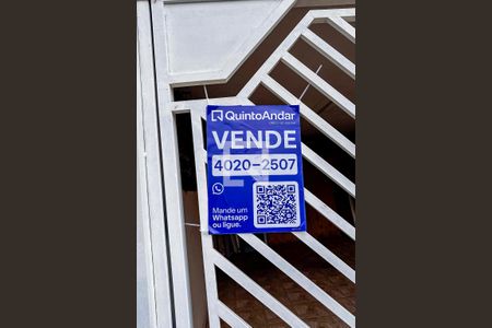 Casa à venda com 100m², 3 quartos e 2 vagas Casa à venda com 100m², 3 quartos e 2 vagasPlaca instalada na Fachada