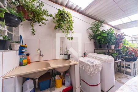 Casa à venda com 100m², 3 quartos e 2 vagas Casa à venda com 100m², 3 quartos e 2 vagasÁrea de Serviço