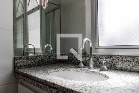 Apartamento à venda com 65m², 2 quartos e 2 vagasBanheiro Social