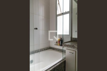 Apartamento à venda com 65m², 2 quartos e 2 vagasBanheiro da Suíte