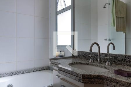 Apartamento à venda com 65m², 2 quartos e 2 vagasBanheiro da Suíte