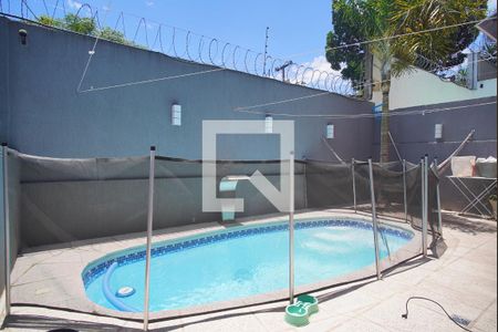 Casa de condomínio à venda com 125m², 3 quartos e 2 vagasPiscina
