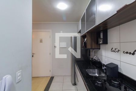 Apartamento à venda com 40m², 2 quartos e 1 vaga Apartamento à venda com 40m², 2 quartos e 1 vagaCozinha e Área de Serviço