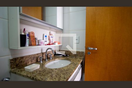 Apartamento à venda com 68m², 2 quartos e 1 vaga Apartamento à venda com 68m², 2 quartos e 1 vagaBanheiro da Suíte