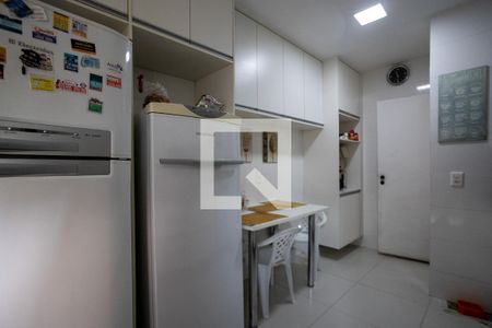 Apartamento à venda com 130m², 3 quartos e 2 vagasCozinha