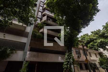 Apartamento à venda com 130m², 3 quartos e 2 vagasFachada