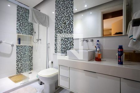 Apartamento à venda com 130m², 3 quartos e 2 vagasBanheiro da Suíte