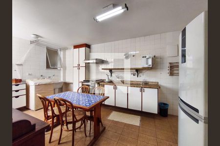 Apartamento à venda com 148m², 2 quartos e 1 vaga Apartamento à venda com 148m², 2 quartos e 1 vagaCozinha e Área de Serviço