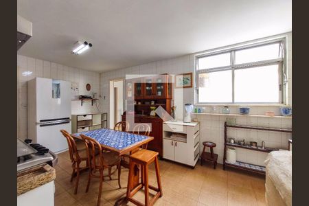 Apartamento à venda com 148m², 2 quartos e 1 vaga Apartamento à venda com 148m², 2 quartos e 1 vagaCozinha e Área de Serviço