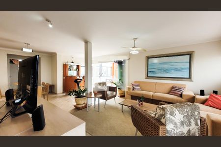 Apartamento à venda com 210m², 3 quartos e 2 vagas Apartamento à venda com 210m², 3 quartos e 2 vagasCobertura