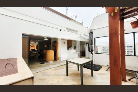 Apartamento à venda com 210m², 3 quartos e 2 vagas Apartamento à venda com 210m², 3 quartos e 2 vagasÁrea privativa