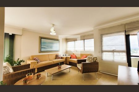 Apartamento à venda com 210m², 3 quartos e 2 vagas Apartamento à venda com 210m², 3 quartos e 2 vagasCobertura