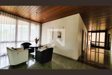 Apartamento à venda com 210m², 3 quartos e 2 vagas Apartamento à venda com 210m², 3 quartos e 2 vagasHall social