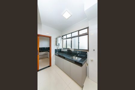 Apartamento para alugar com 95m², 3 quartos e 1 vagaÁrea de Serviço