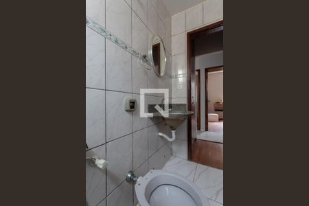 Casa à venda com 90m², 3 quartos e 2 vagas Casa à venda com 90m², 3 quartos e 2 vagasBanheiro Social