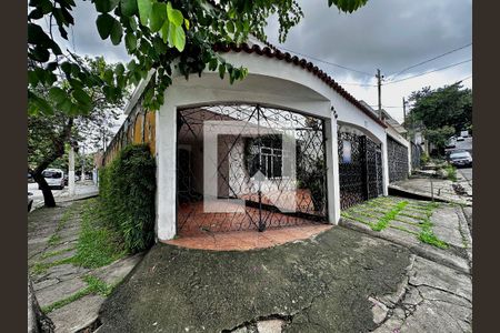 Casa para alugar com 187m², 3 quartos e 3 vagasFachada 