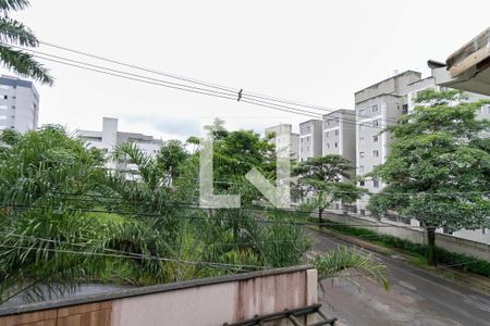 Casa à venda com 200m², 3 quartos e 3 vagasVista do quarto 2