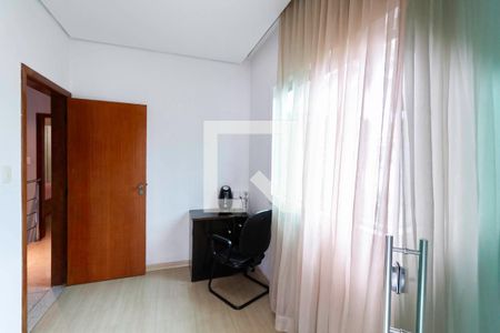 Casa à venda com 200m², 3 quartos e 3 vagasQuarto 2