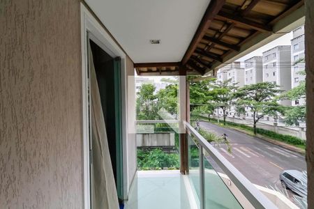 Casa à venda com 200m², 3 quartos e 3 vagasVaranda do quarto 2