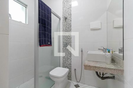 Casa à venda com 200m², 3 quartos e 3 vagasBanheiro da suíte 