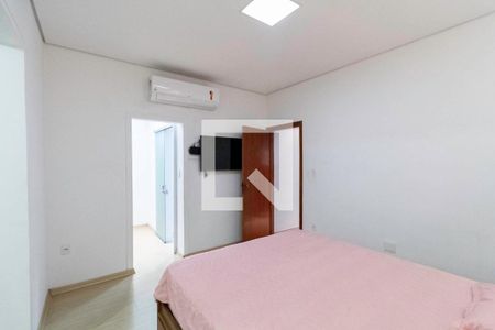 Casa à venda com 200m², 3 quartos e 3 vagasSuíte 