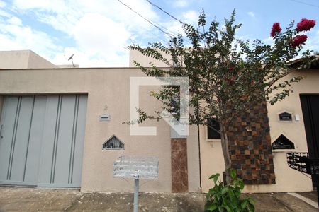 Casa para alugar com 48m², 2 quartos e 1 vagaFachada