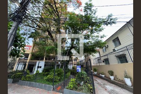 Apartamento à venda com 140m², 2 quartos e 2 vagasFachada + plaquinha