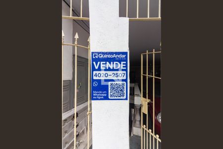 Casa à venda com 250m², 4 quartos e 2 vagas Casa à venda com 250m², 4 quartos e 2 vagasPlaca de Anuncio