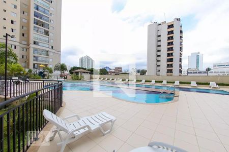 Apartamento à venda com 81m², 3 quartos e 2 vagas Apartamento à venda com 81m², 3 quartos e 2 vagasÁrea comum - Piscina
