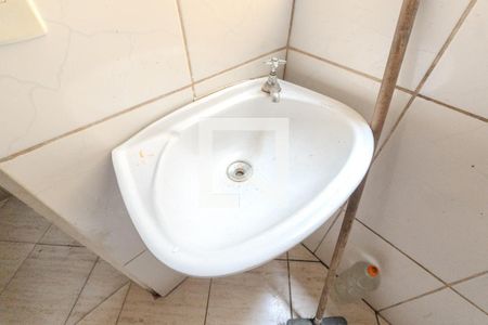 Banheiro de kitnet/studio para alugar com 1 quarto, 26m² em Bela Vista, São Paulo