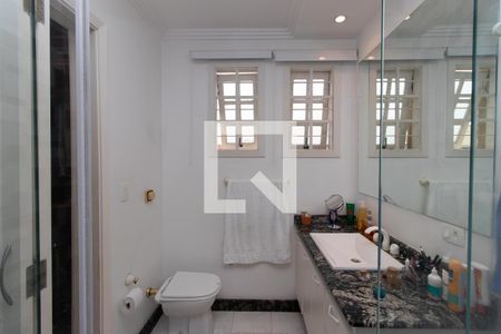 Casa à venda com 320m², 3 quartos e 5 vagasBanheiro da Suíte 3