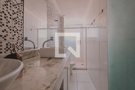 Apartamento para alugar com 132m², 2 quartos e 1 vaga Apartamento para alugar com 132m², 2 quartos e 1 vagaBanheiro da Suíte