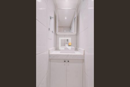 Apartamento para alugar com 132m², 2 quartos e 1 vaga Apartamento para alugar com 132m², 2 quartos e 1 vagaBanheiro corredor