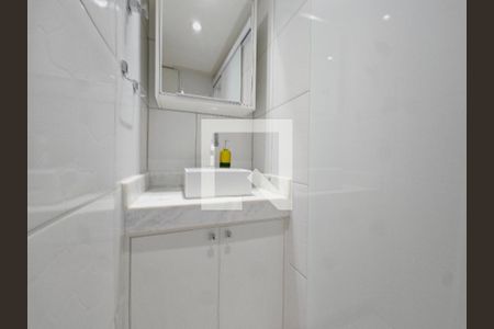 Apartamento para alugar com 132m², 2 quartos e 1 vaga Apartamento para alugar com 132m², 2 quartos e 1 vagaBanheiro Corredor