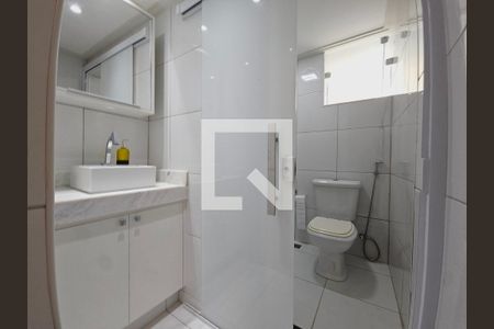 Apartamento para alugar com 132m², 2 quartos e 1 vaga Apartamento para alugar com 132m², 2 quartos e 1 vagaBanheiro Corredor